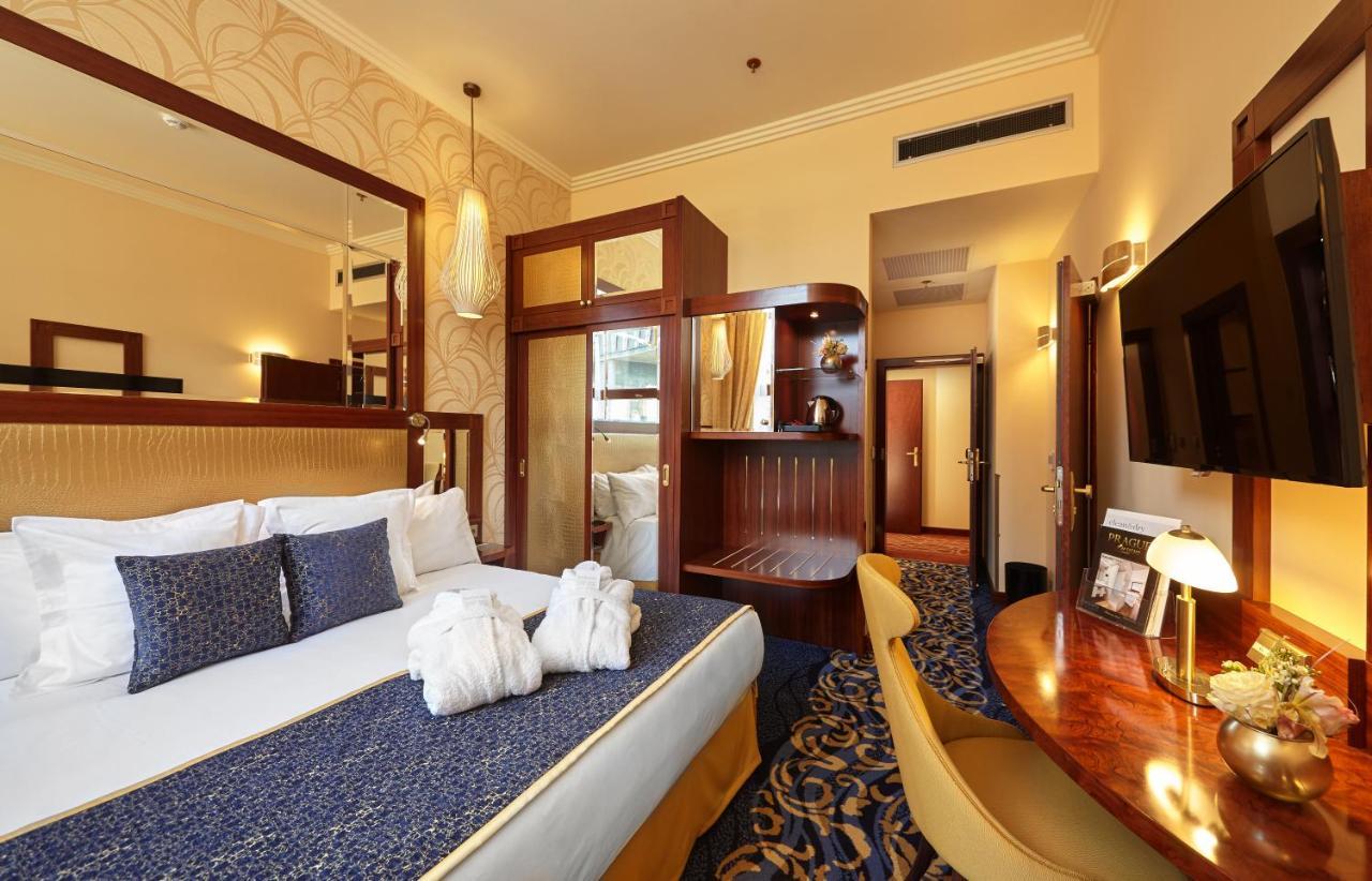 Occidental Praha Wilson Hotel Exterior foto Family room