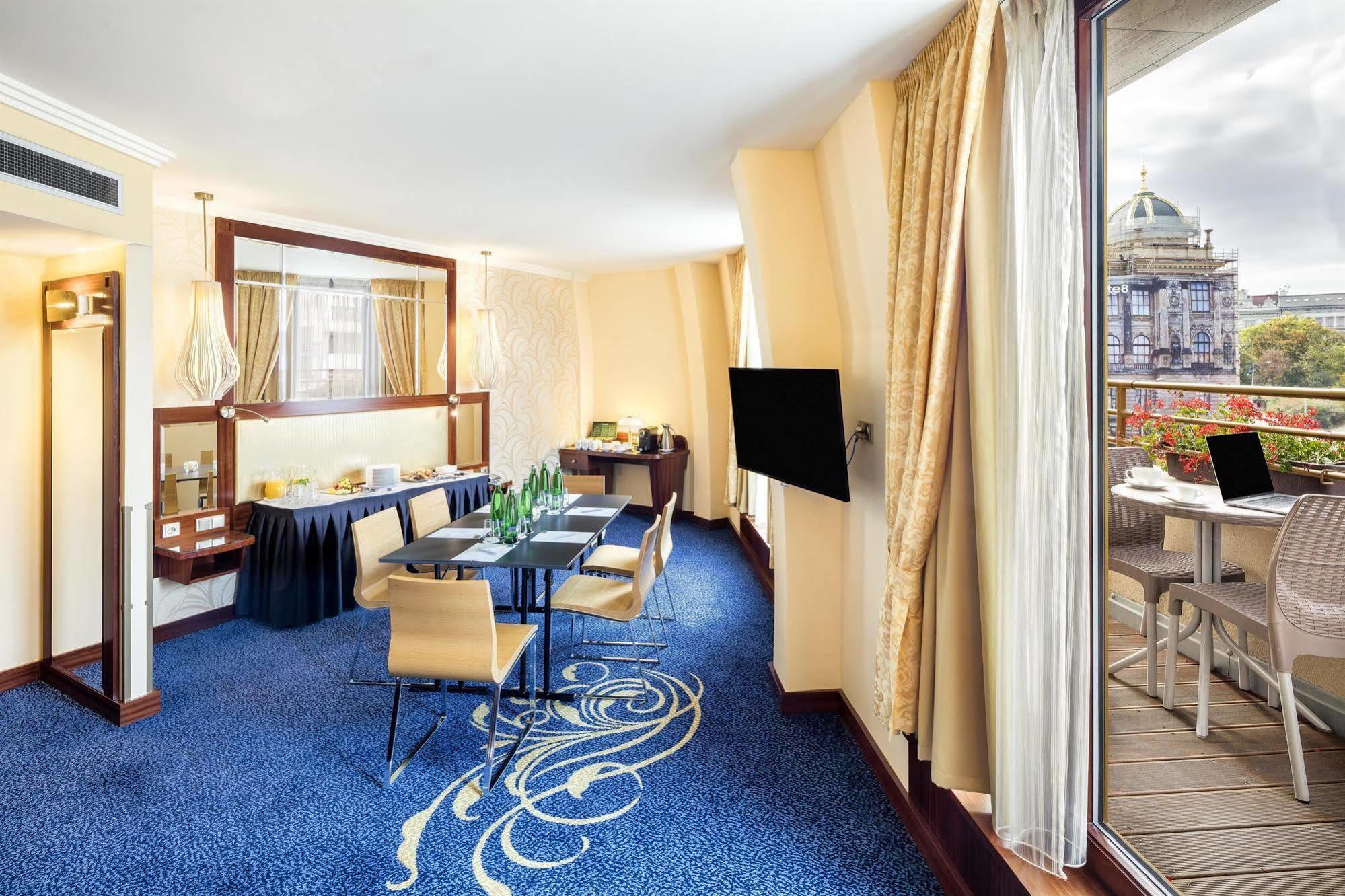 Occidental Praha Wilson Hotel Exterior foto Suite