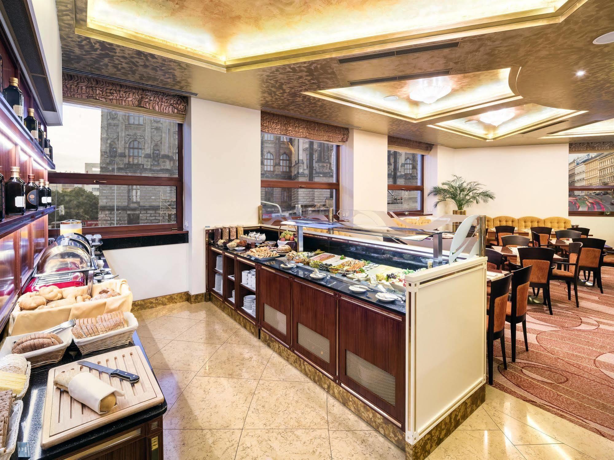 Occidental Praha Wilson Hotel Exterior foto The restaurant