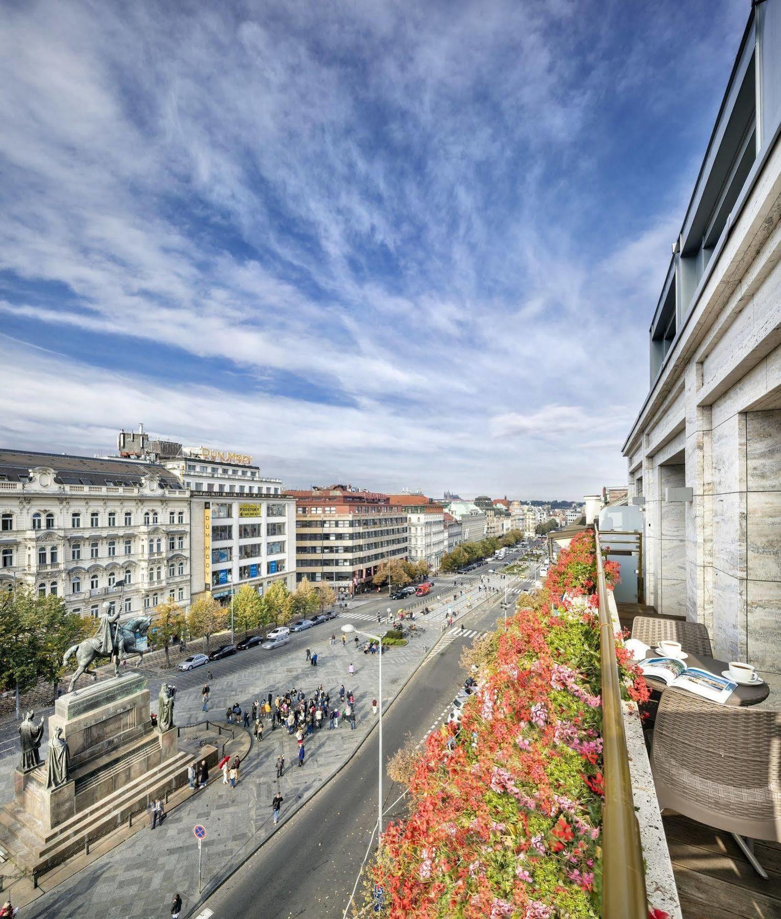 Occidental Praha Wilson Hotel Exterior foto View of the Kaiser-Wilhelm-Ring